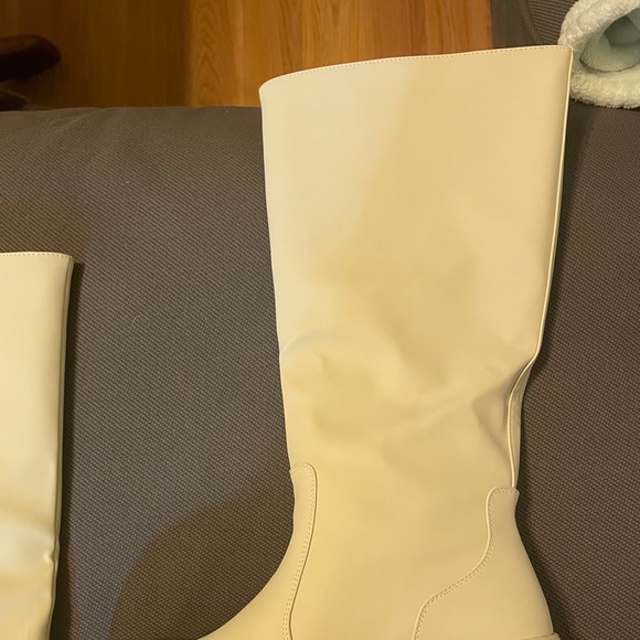 BRAND NEW cream/off white go-go boots - Picture 3 of 4